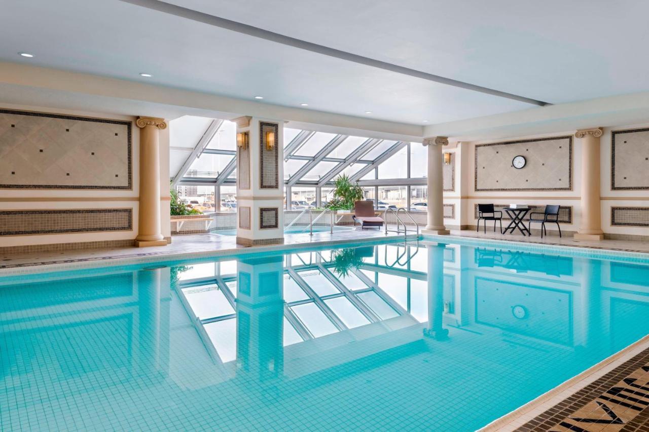 Sheraton Gateway In Toronto International Airport 4* Mississauga