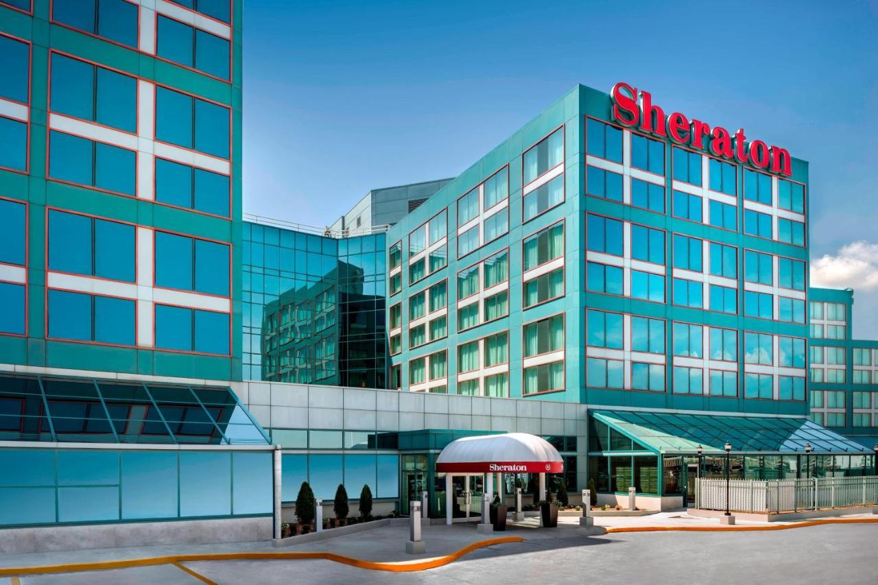 Sheraton Gateway In Toronto International Airport 4* Mississauga