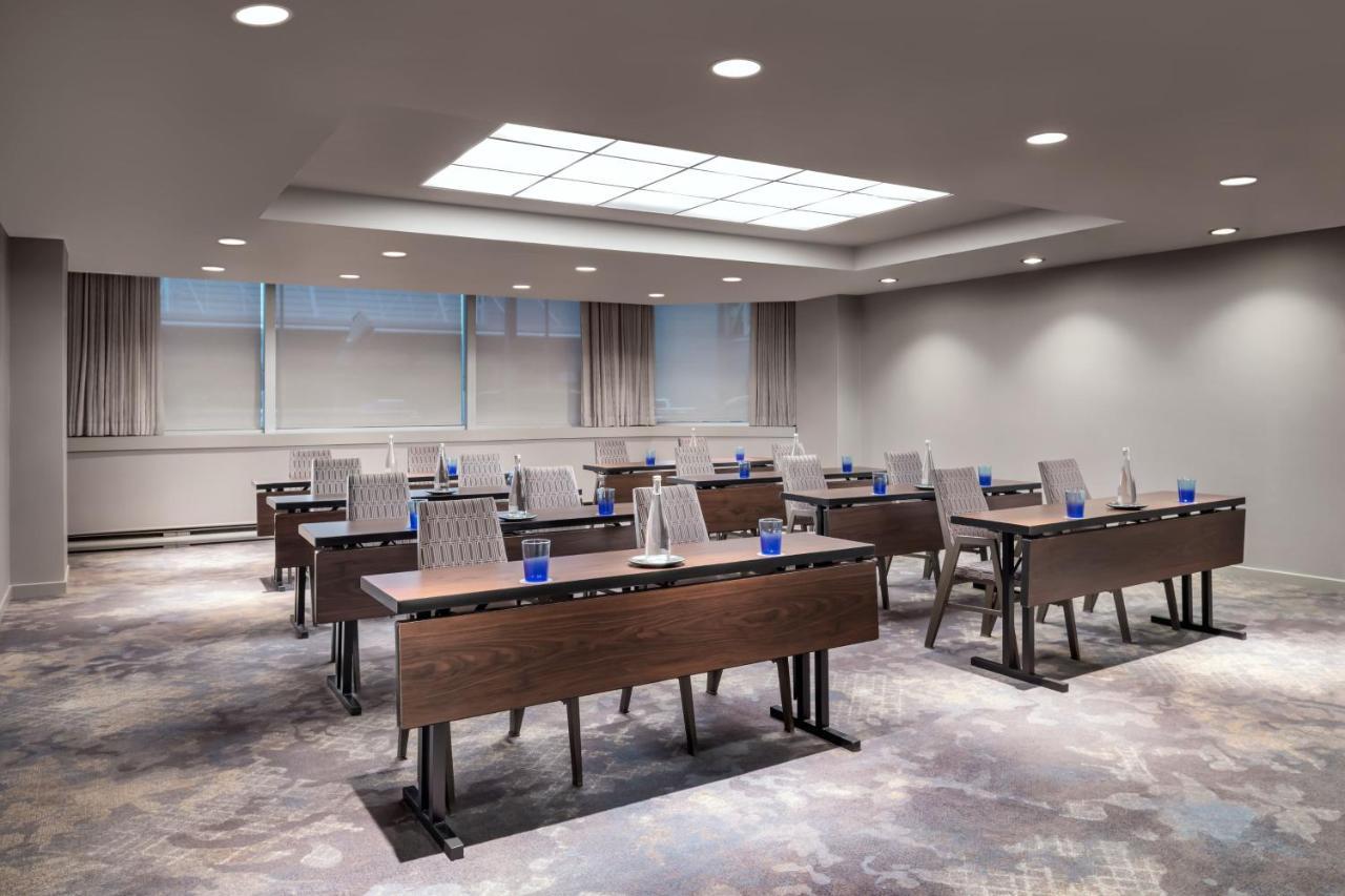 Hotel Sheraton Gateway In Toronto International Airport Mississauga