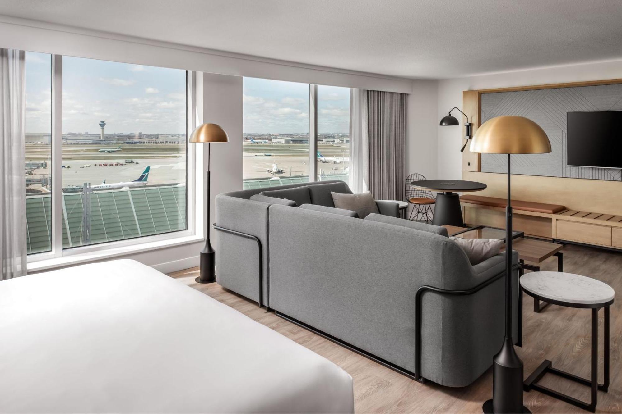 Sheraton Gateway In Toronto International Airport Hotel 4*
