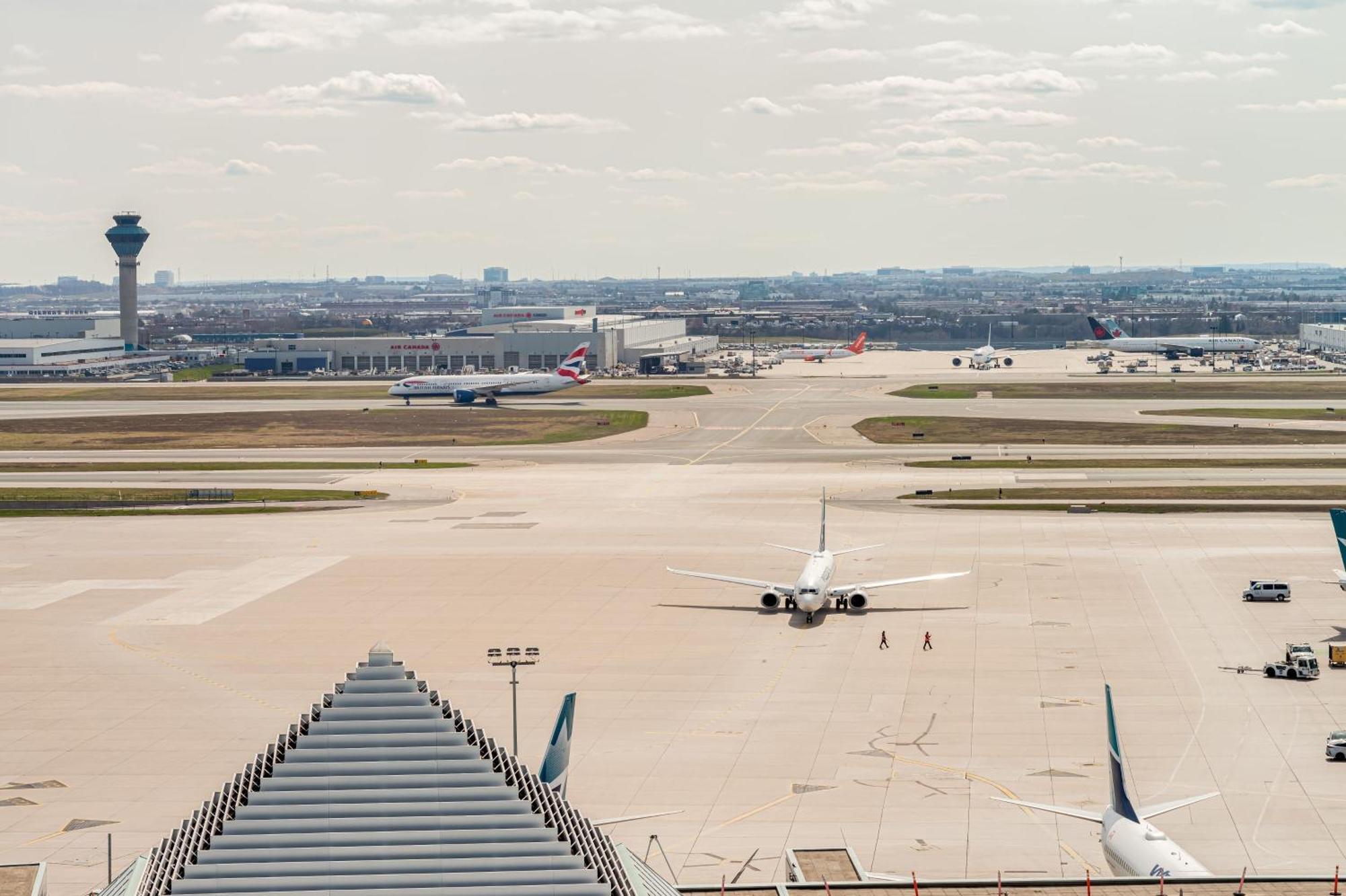 Sheraton Gateway In Toronto International Airport 4*