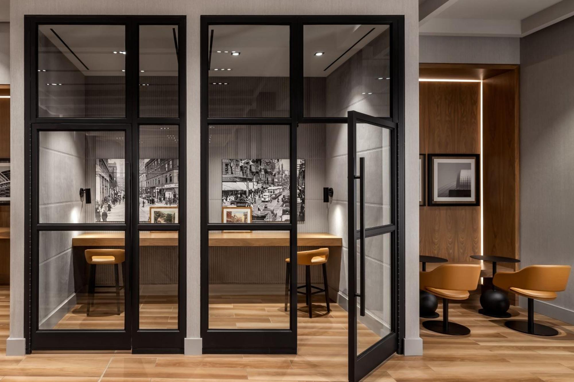 Sheraton Gateway In Toronto International Airport Hotel