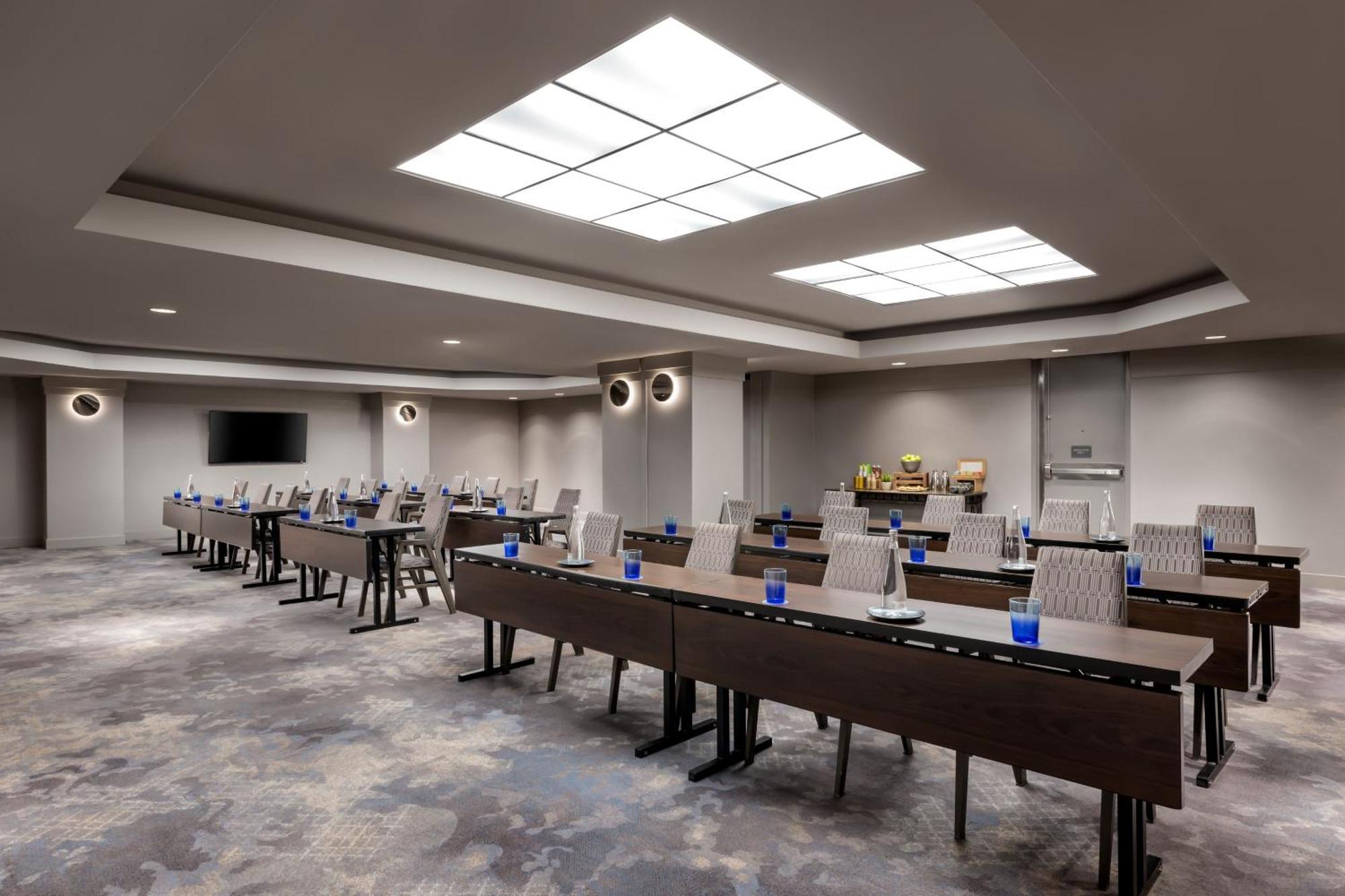 Sheraton Gateway In Toronto International Airport 4*