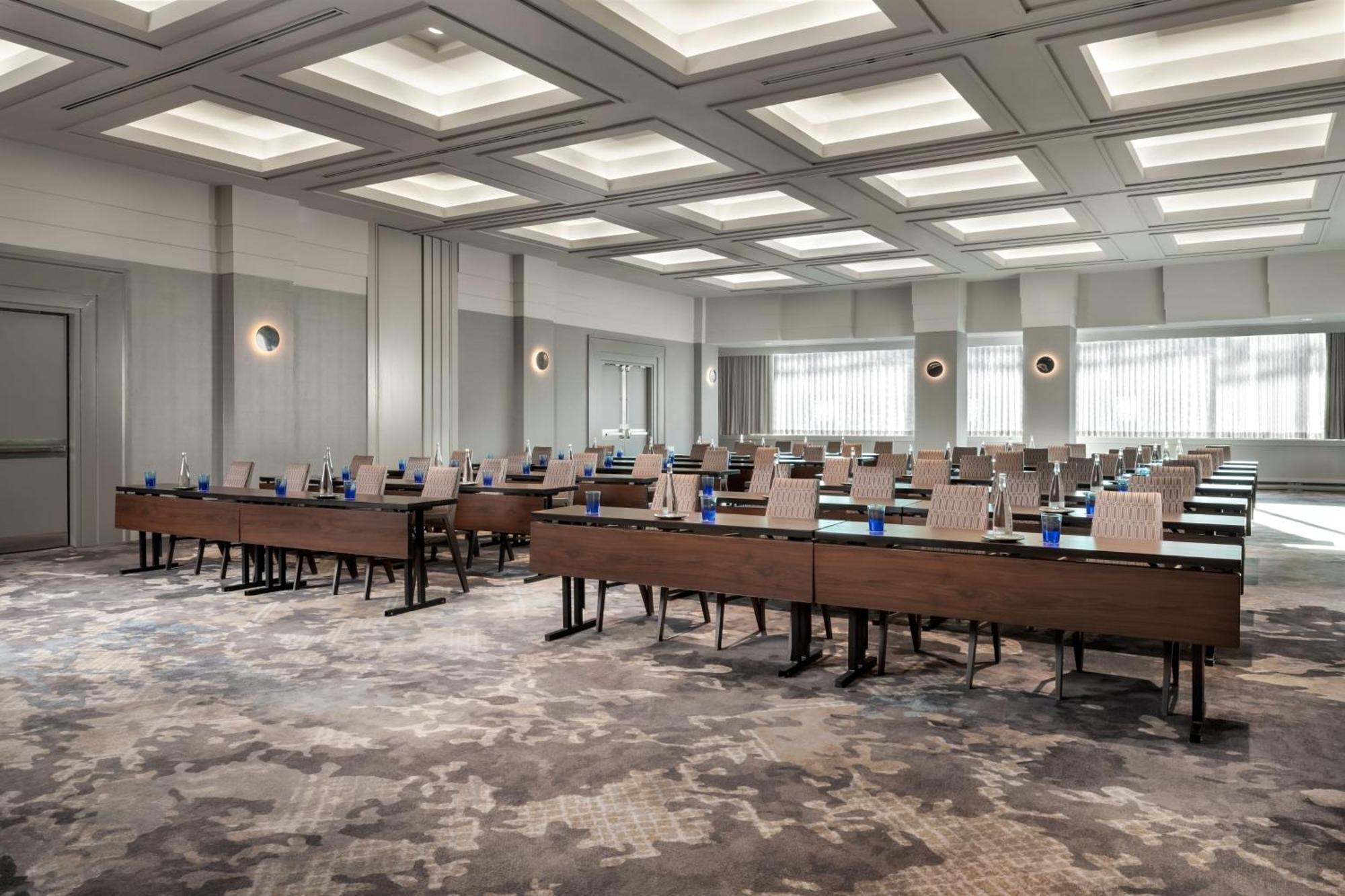Sheraton Gateway In Toronto International Airport Hotel