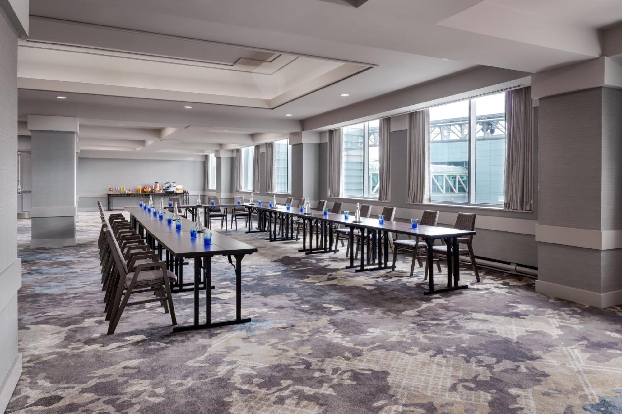 Sheraton Gateway In Toronto International Airport Hotel 4*