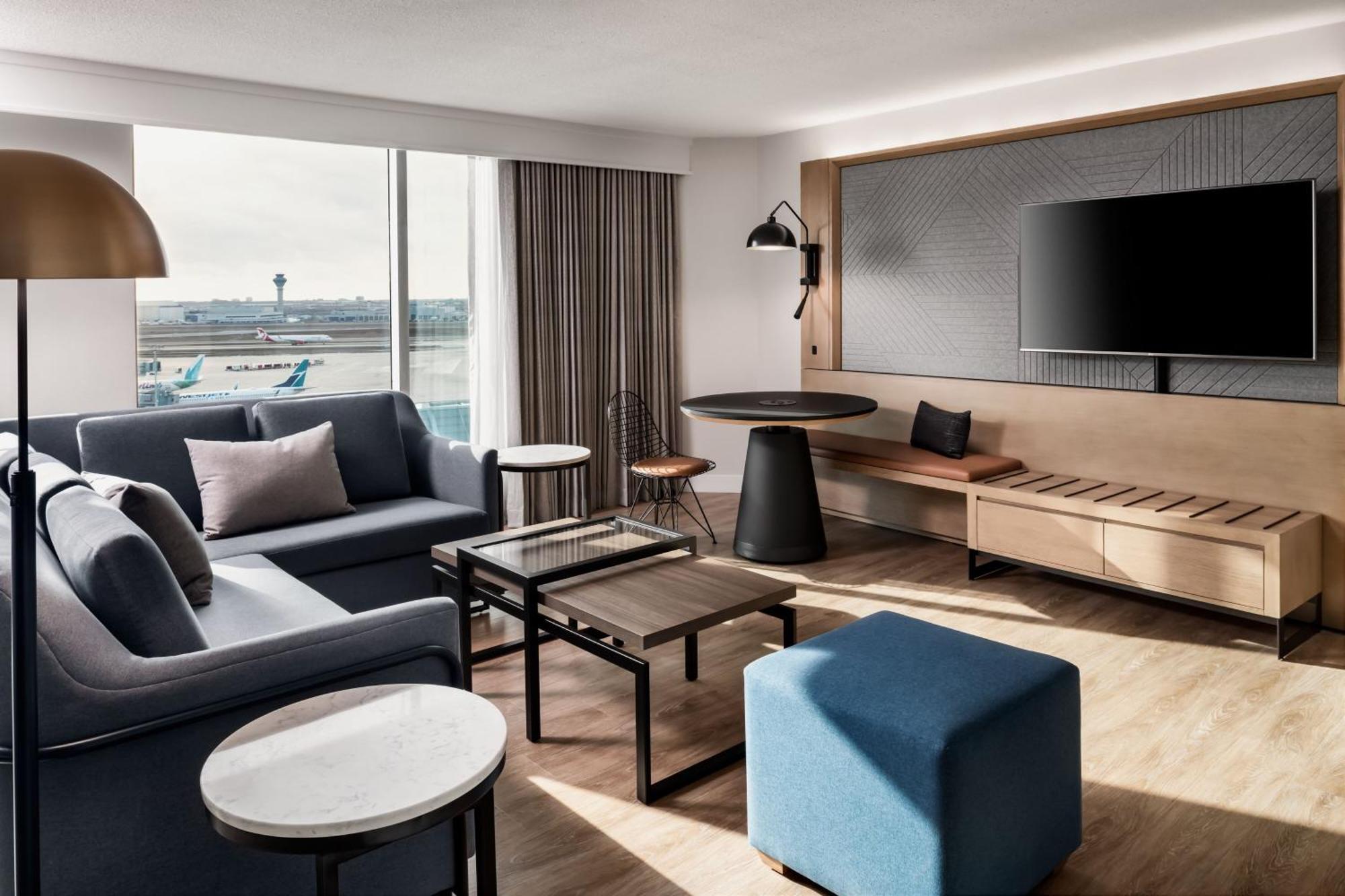 Sheraton Gateway In Toronto International Airport Hotel