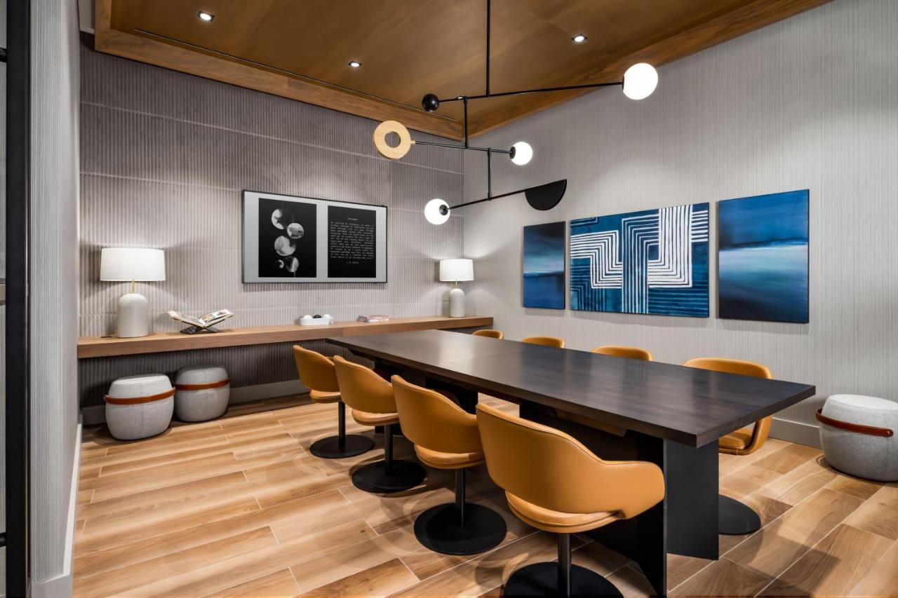 Sheraton Gateway In Toronto International Airport 4*
