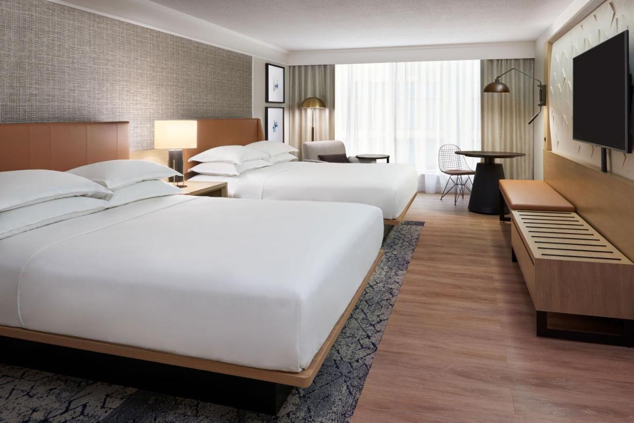 Hotel Sheraton Gateway In Toronto International Airport Mississauga