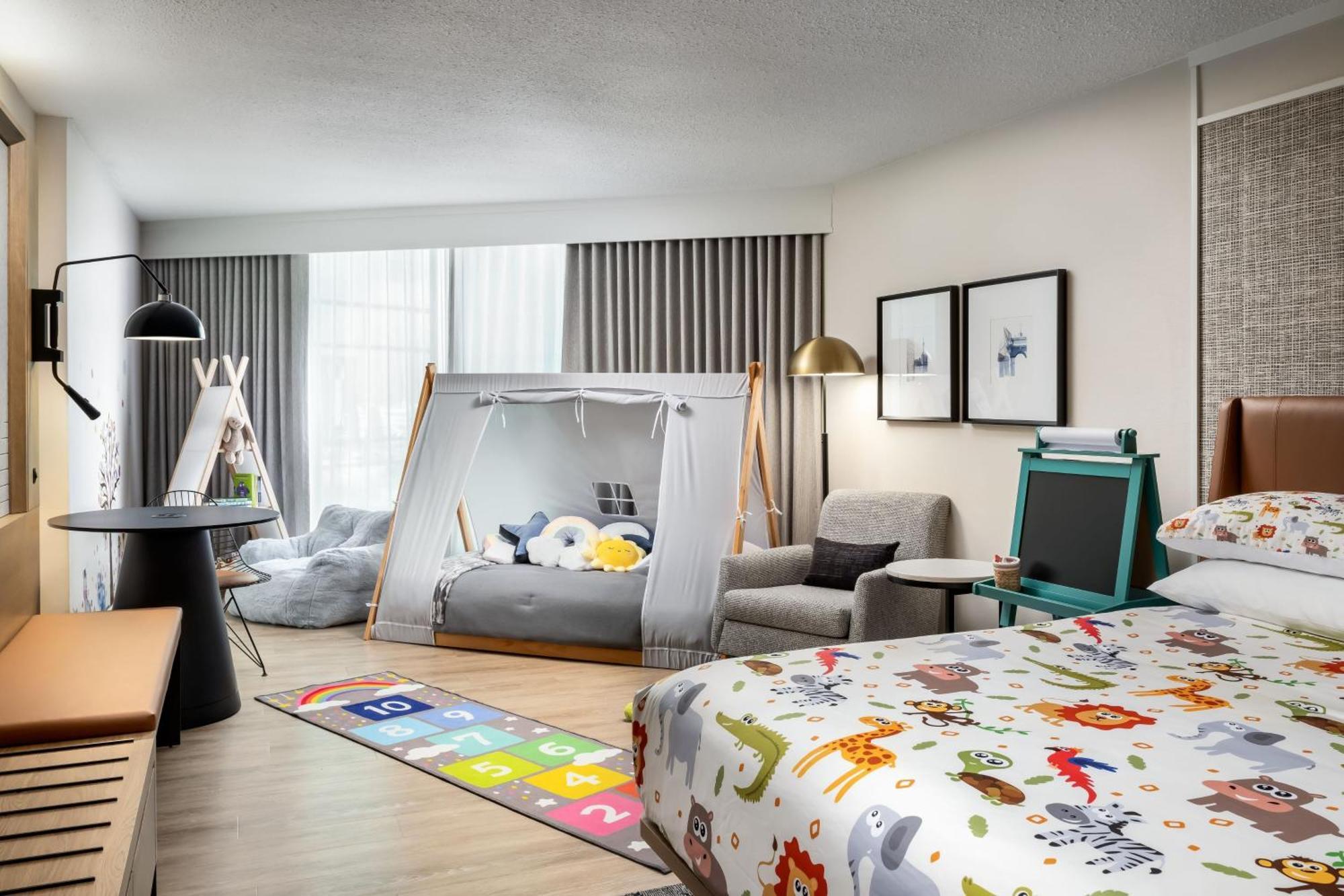 Sheraton Gateway In Toronto International Airport Hotel 4*