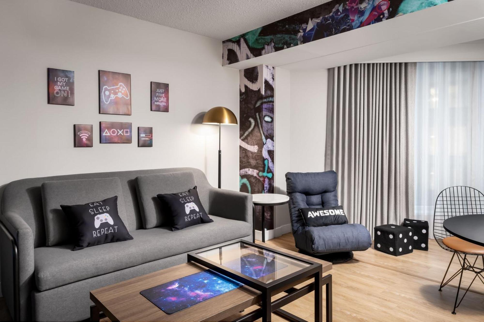 Sheraton Gateway In Toronto International Airport 4*
