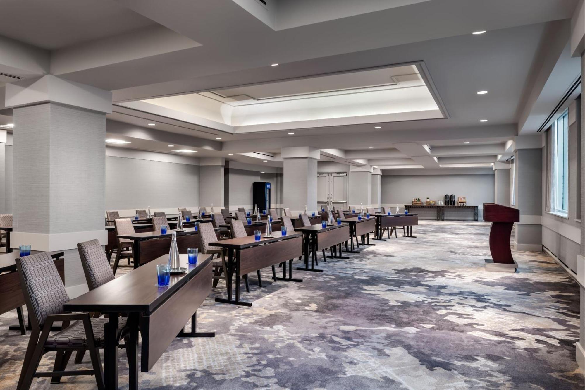 Hotel Sheraton Gateway In Toronto International Airport