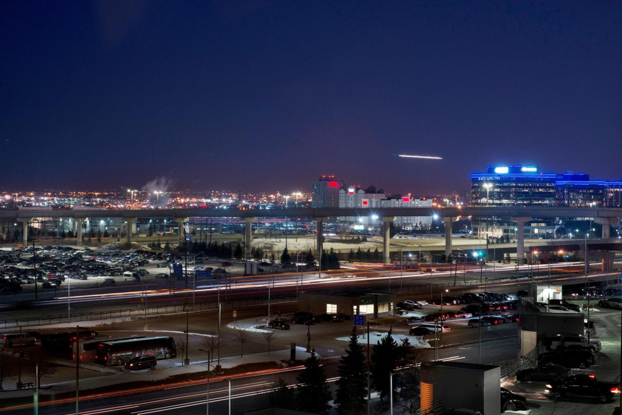 Hotel Sheraton Gateway In Toronto International Airport Mississauga