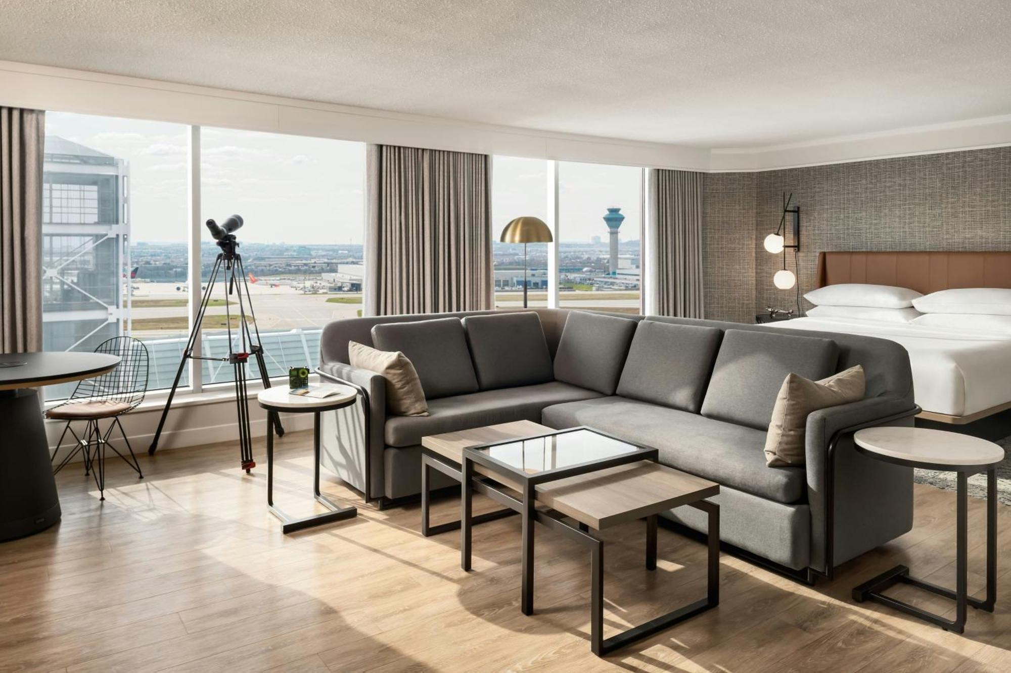 Sheraton Gateway In Toronto International Airport Hotel 4*